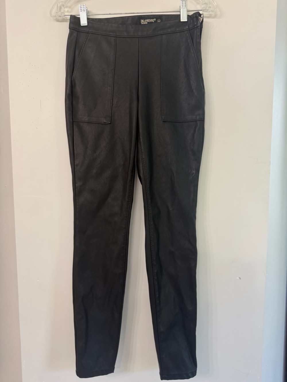 Blank NYC Women’s 25 Black Vegan Leather Zipper Accent Moto Skinny Legging Pants